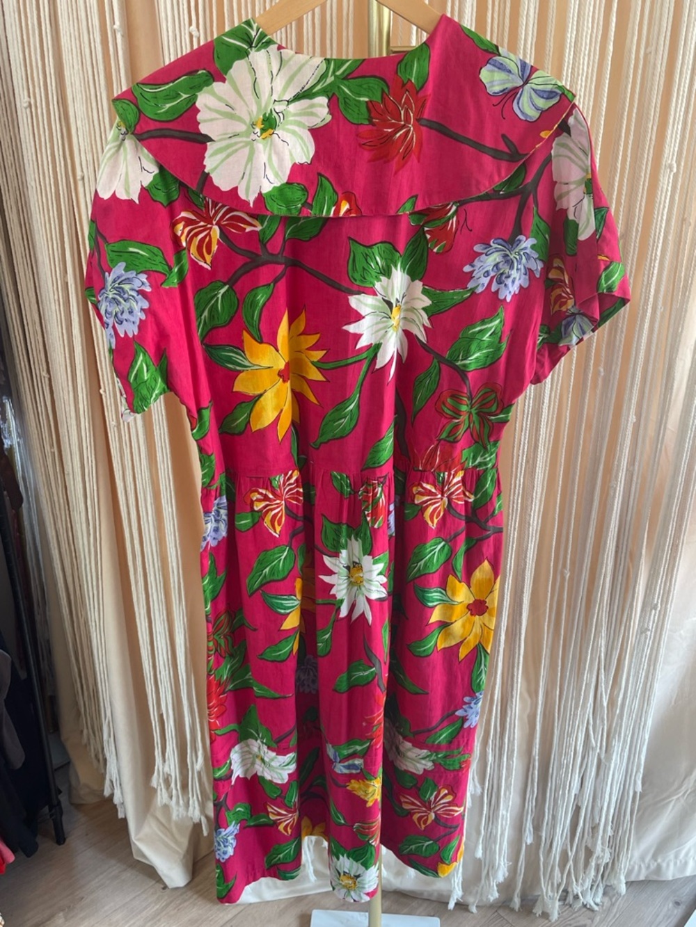 Vintage bright pink dress w/  floral print & Peter Pan collar & front pockets - Picture 3 of 9